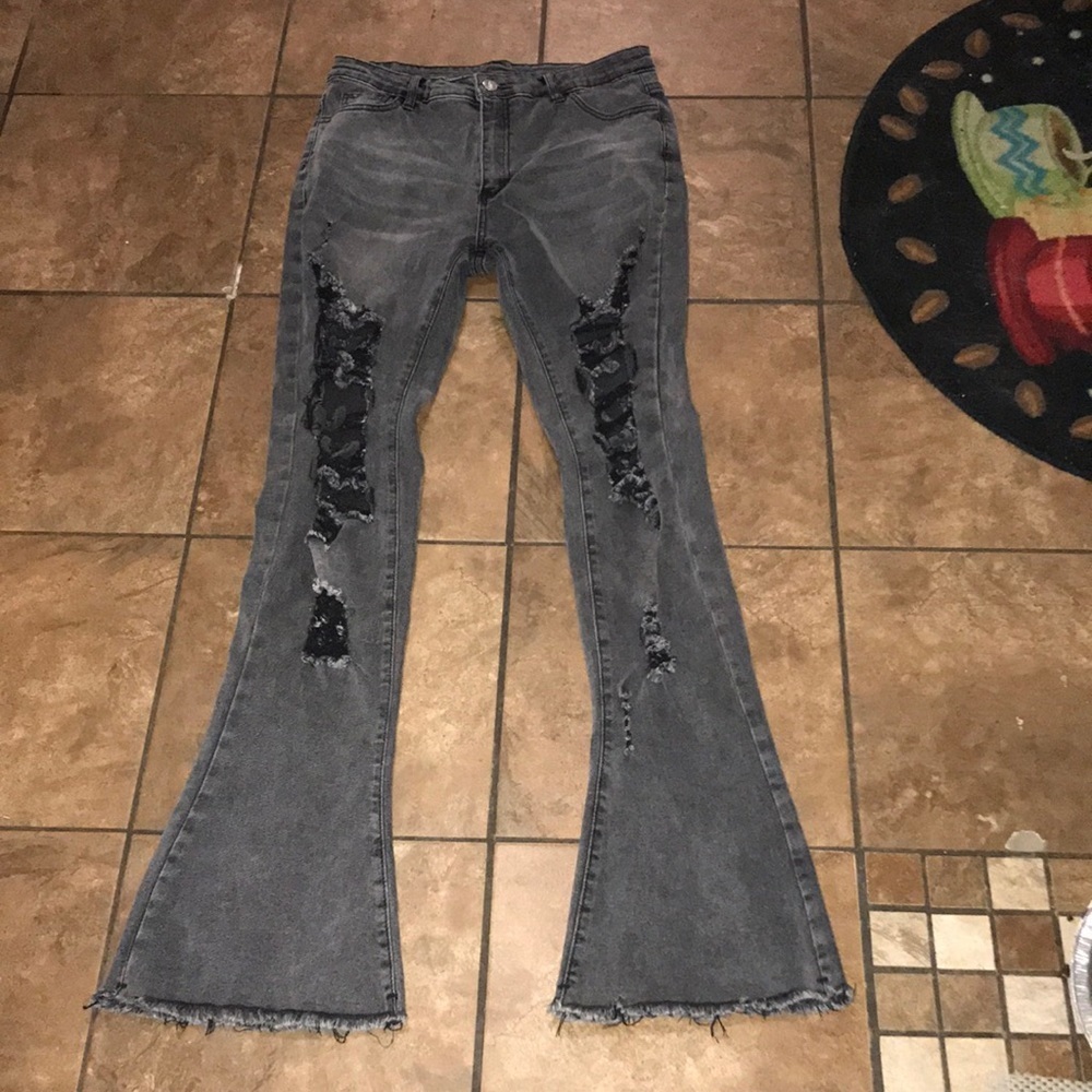 Junior’s Shein Distressed Jeans